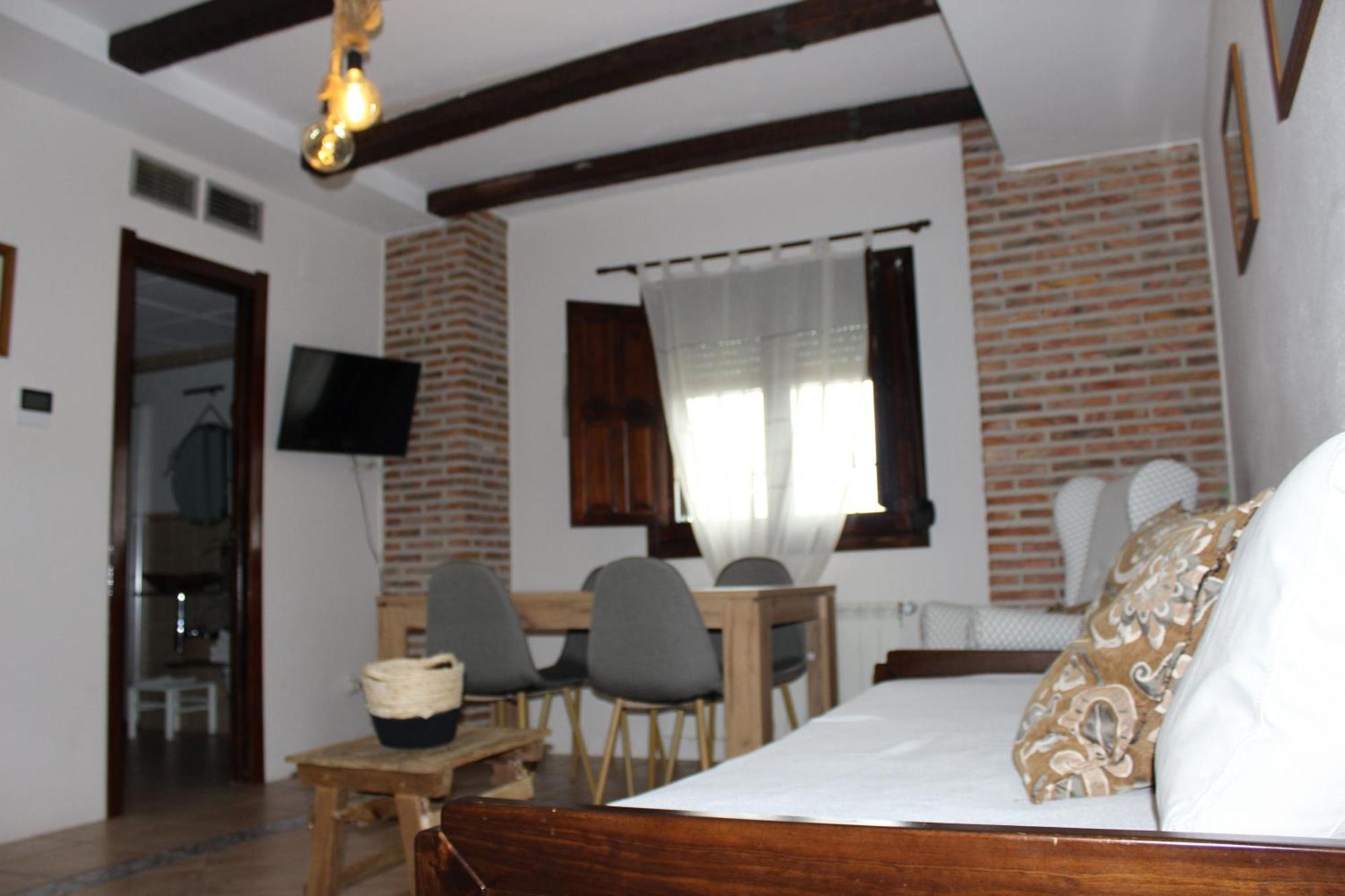 Apartamentos De Astroturismo La Canada Torrejón el Rubio Eksteriør bilde